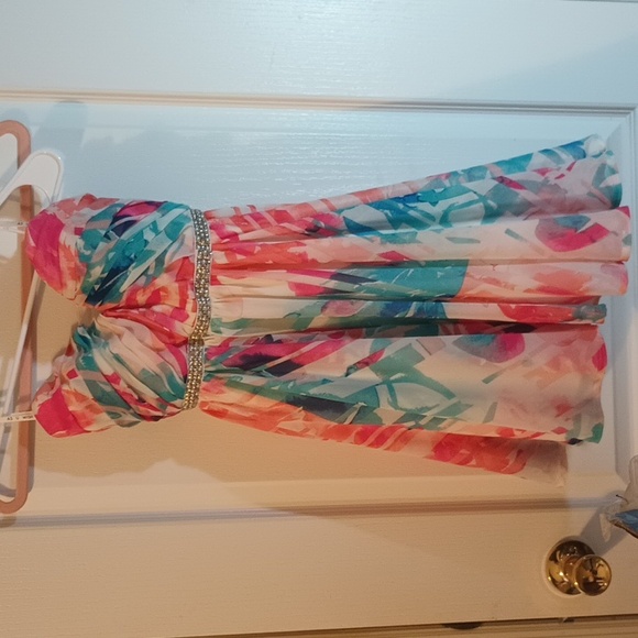 Dress - Picture 1 of 3